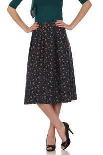 女士时尚波点半身裙穿搭