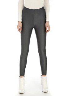 女士黑色紧身裤穿搭展示