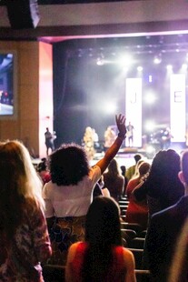 演唱会现场观众热情瞬间