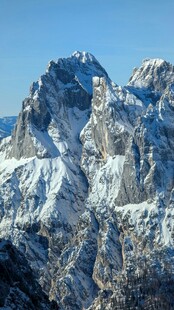 巍峨雪山壮丽景致