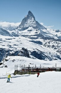 瑞士雪山滑雪美景