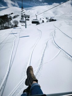 乘缆车赏雪场滑雪轨迹