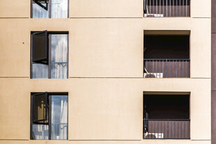 现代建筑外立面窗户景观