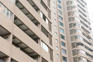 高层住宅楼外观特写