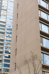 城市高楼建筑外观一角