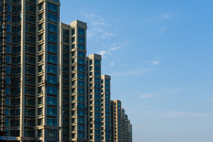 城市高楼林立的壮观景象