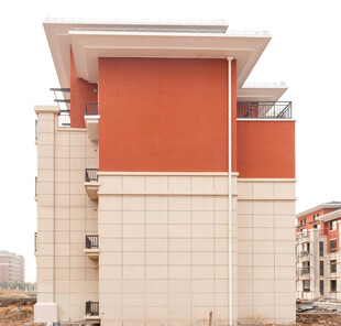 现代风格多层建筑外观