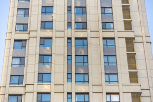 现代高层住宅楼外观