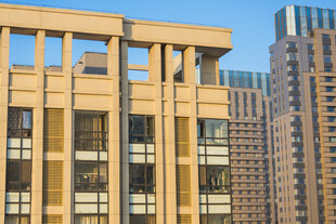 现代都市中的高层办公楼