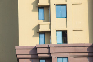 多层住宅建筑局部外观