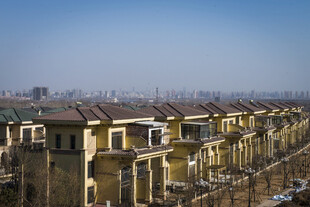 整齐排列的联排别墅景观