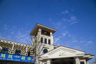 欧式风格钟楼建筑景观