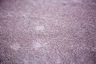 浅紫色毛绒纹理背景图
