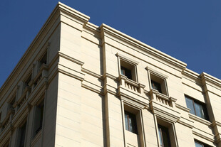 古典风格的多层建筑外观