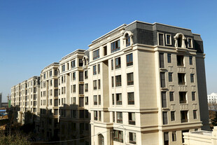 现代多层米白色住宅小区