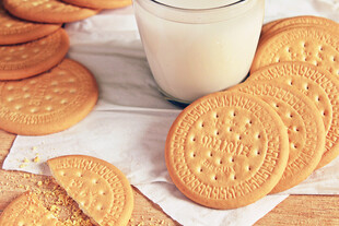 牛奶饼干