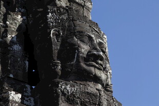 吴哥窟神秘石像头部