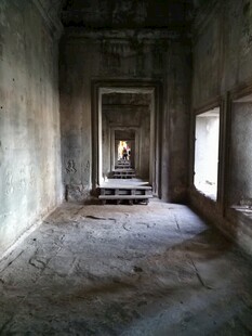 破旧废弃的室内场景