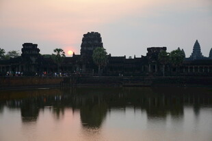 吴哥窟黄昏倒影美景