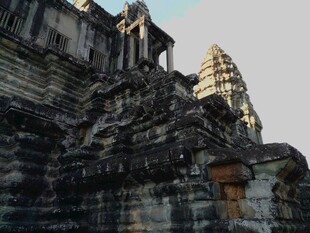 古老神秘的柬埔寨吴哥建筑