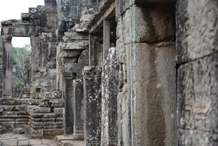 古老神秘的柬埔寨石质建筑