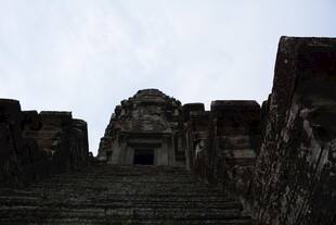 古老神秘的吴哥窟石建筑