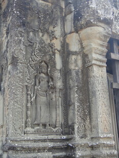 柬埔寨古老石墙雕刻细节