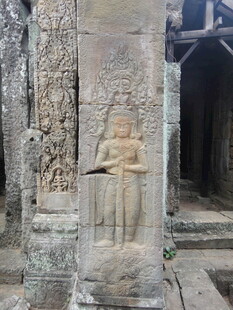 柬埔寨古老寺庙中的精美石刻雕像