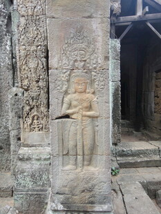 柬埔寨古老石雕佛像遗迹