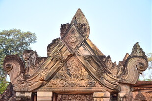 古老寺庙建筑精美雕刻