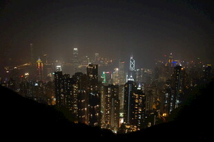 城市璀璨夜景俯瞰图