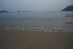 宁静海滨沙滩风景