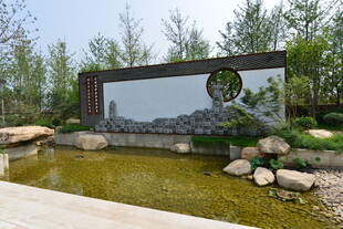 中式园林景观水池与景墙