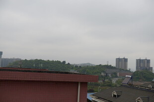 屋顶视角下的城市景观