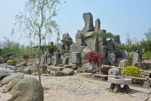 中式园林假山景观