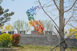 户外彩色雕塑景观