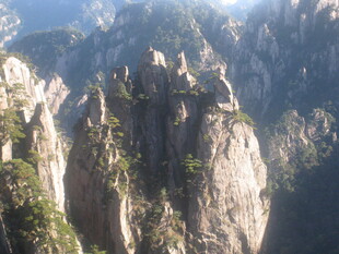 壮丽黄山奇峰景观