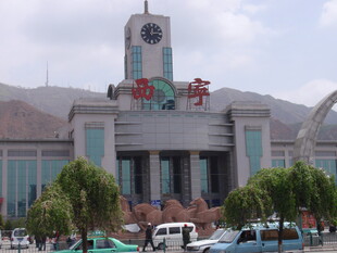 城市标志性建筑钟楼景观