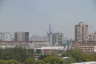 城市天际线与林立高楼