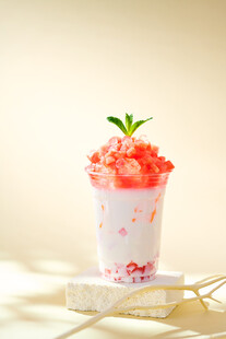 草莓冰沙杯