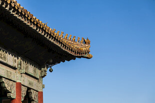 中式古建筑屋檐一角