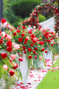 浪漫婚礼花道布置