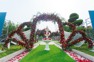 浪漫心形花卉景观布置