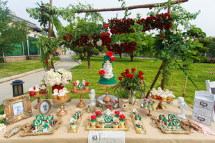 户外手工艺品摊位展示