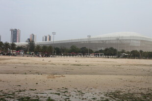 湛江海滨体育场远景