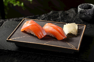 精致寿司摆盘展示