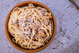 一碗美味肉酱意大利面