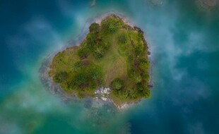 心形海岛俯瞰美景