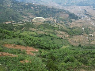 山峦绿意浓 俯瞰自然美景