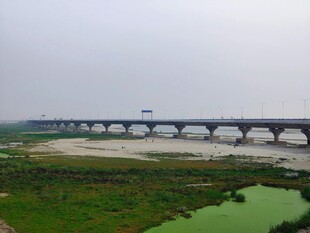 跨河大桥远景景观